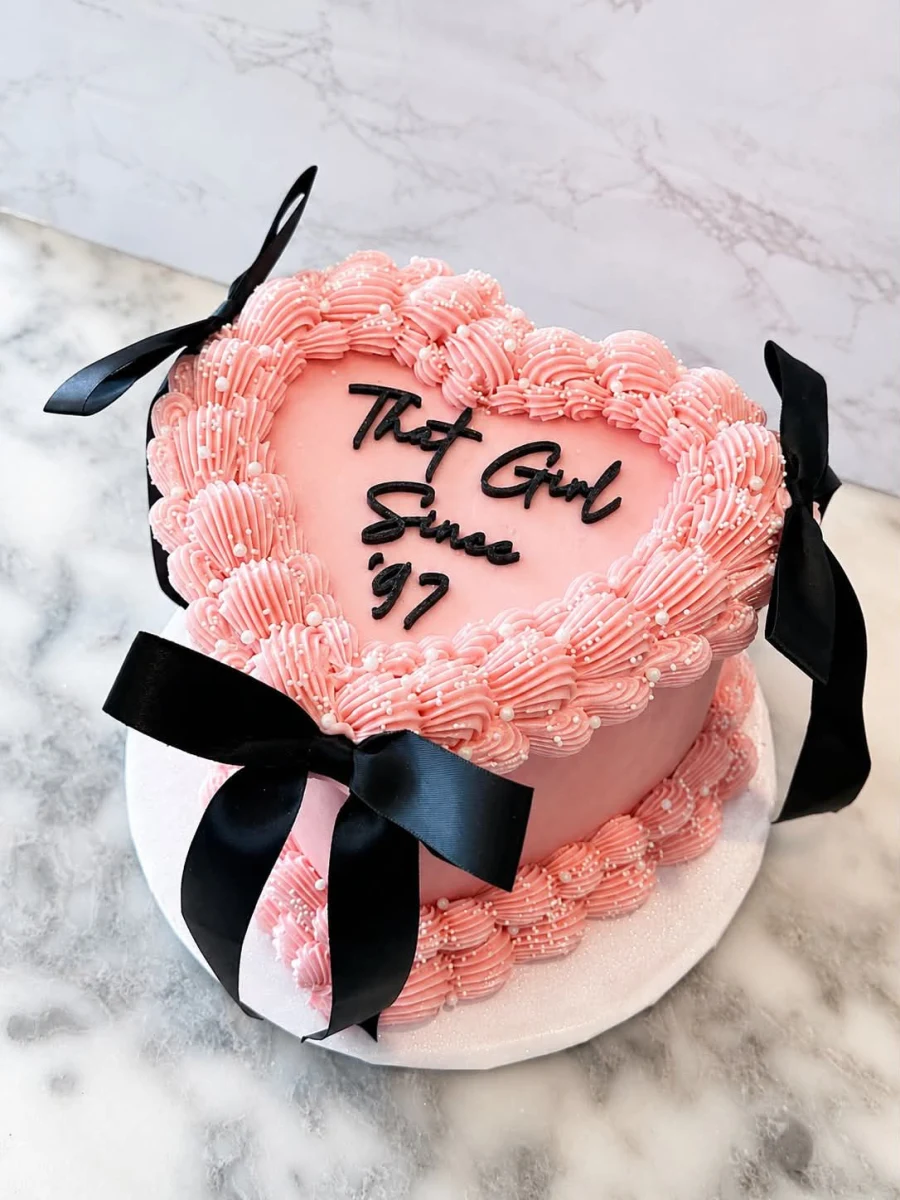 Custom dessert detail by Kaila Kake and More